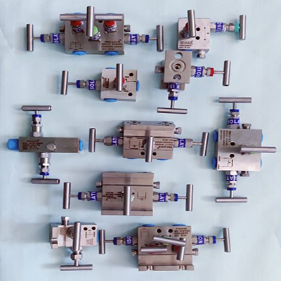 Three-Way-Manifold-Valve